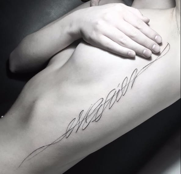 创意对称纹身图案线条纹身简洁英文字母纹身图案
