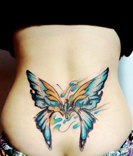 美女腰部精美的彩色蝴蝶纹身图案
