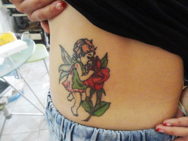 腹部天使玫瑰花彩绘纹身图案