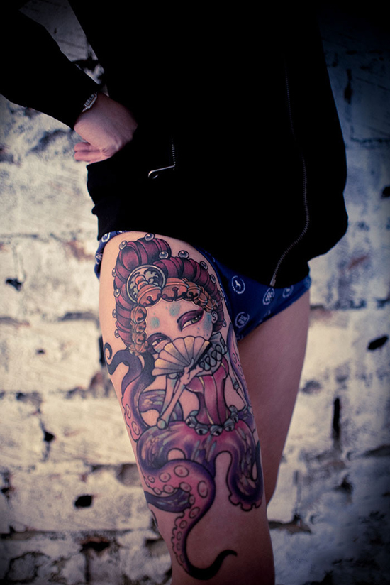 大腿彩绘章鱼女郎纹身图案
