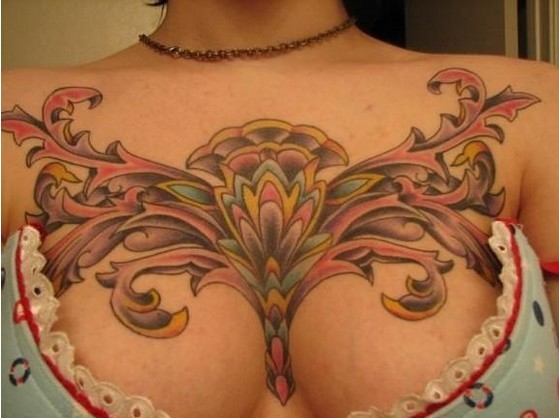 女性胸部看的图腾纹身图案