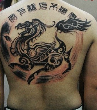 男性背部权威时髦的图腾麒麟字符纹身图案