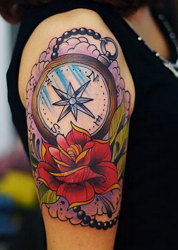 手臂彩色玫瑰指南针纹身图案