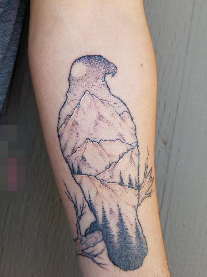 黑色手臂简单线条纹身动物鸟纹身轮廓山峰和树纹身图片