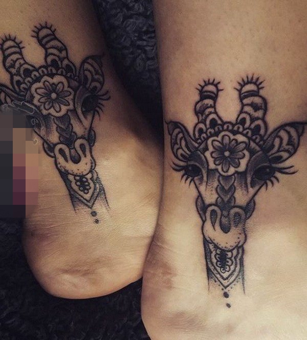 一组女生脚踝上文艺简洁纹身图案