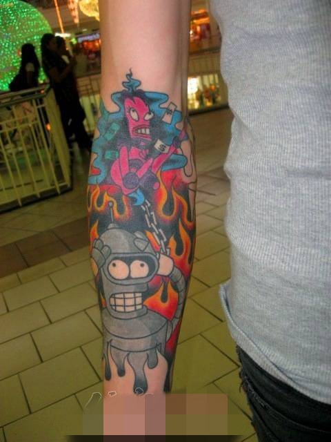 手臂上动漫卡通抽象个性纹身图案