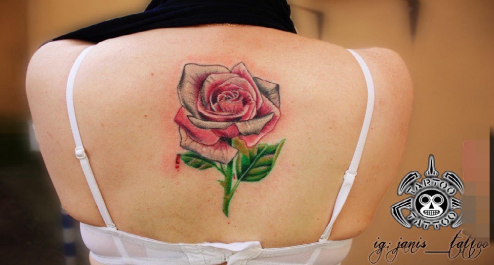 女生背部彩绘技巧植物素材文艺花朵纹身图片