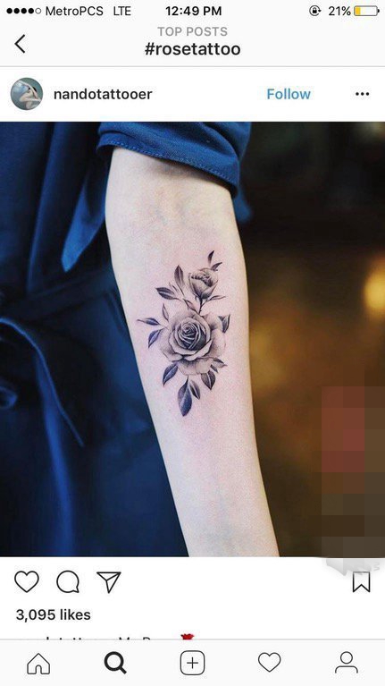 女生手臂上黑色素描文艺小清新唯美花朵纹身图案