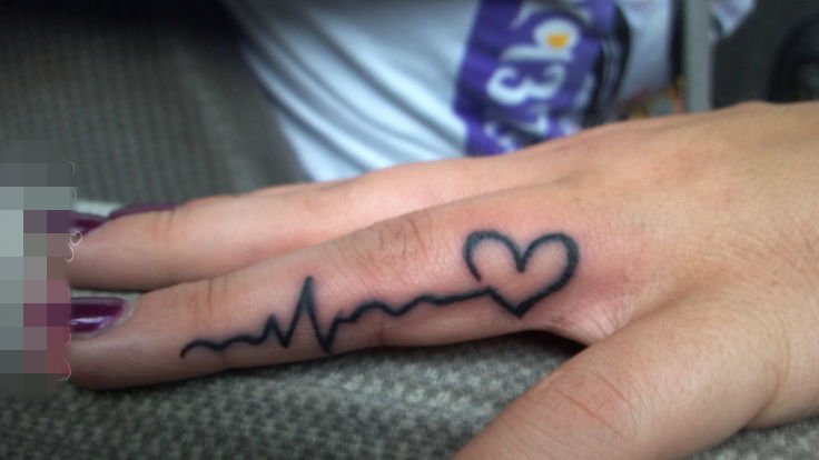 女生手指上黑色线条几何元素创意小图案纹身图案