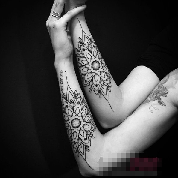 闺蜜的黑色线条素描几何元素创意花纹纹身图案