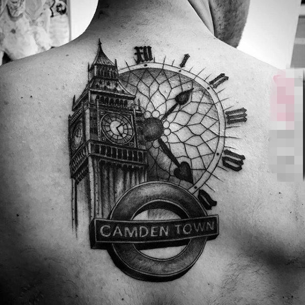 男生背部黑色线条点刺技巧经典建筑大本钟纹身图片