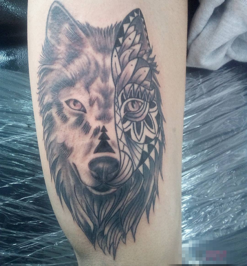 多款关于狼头的黑色素描点刺技巧创意个性纹身图案