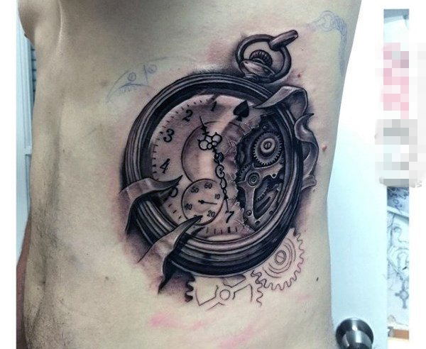 男生侧腰上黑色素描点刺技巧创意齿轮钟表纹身图片
