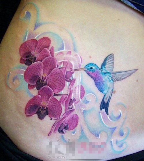 女生腰上彩绘水彩文艺小清新小鸟和花朵纹身图案