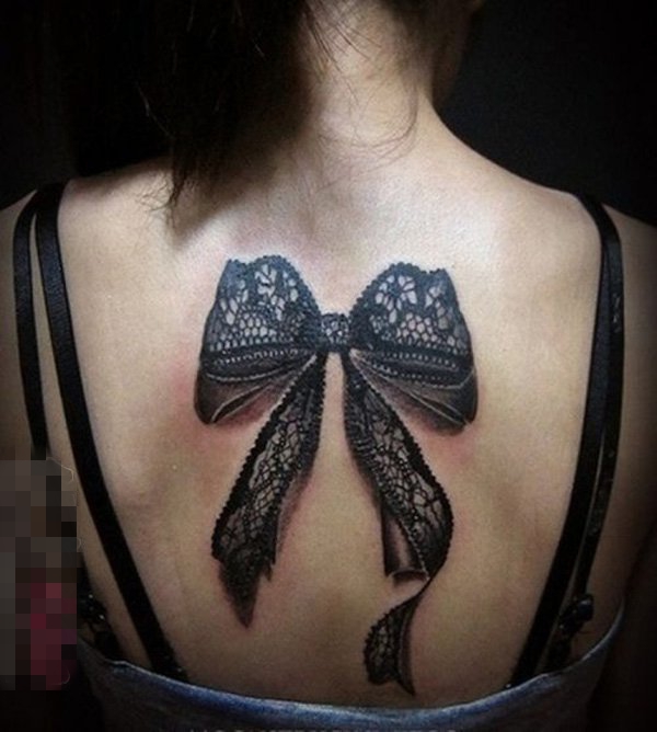女生背部黑色线条3d蕾丝唯美精致蝴蝶结纹身图片
