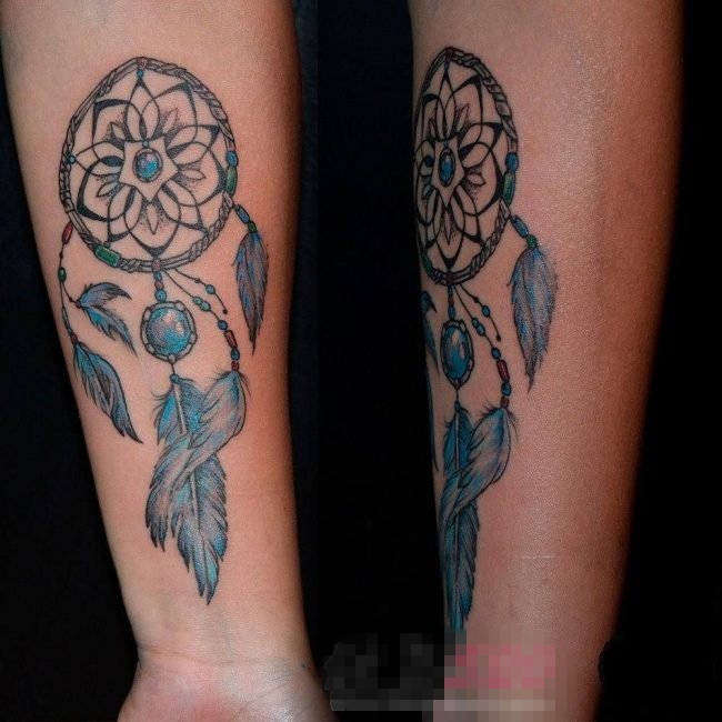 女生手臂上彩绘素描创意梦幻捕梦网纹身图片