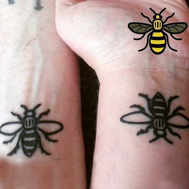 情侣手腕上黑色几何线条小动物蜜蜂匹配纹身图片