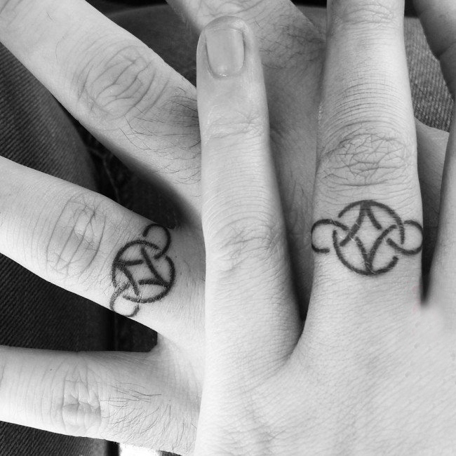 多款手指上文艺小清新的唯美戒指对戒创意纹身图案