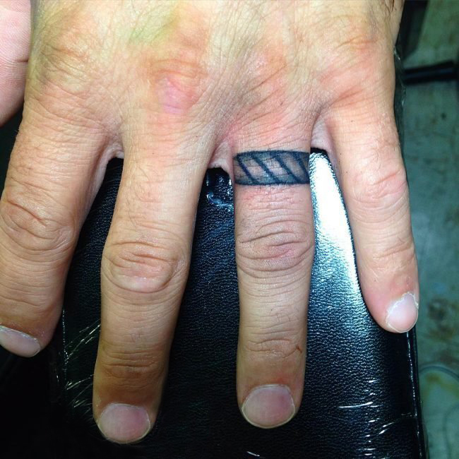 多款手指上文艺小清新的唯美戒指对戒创意纹身图案