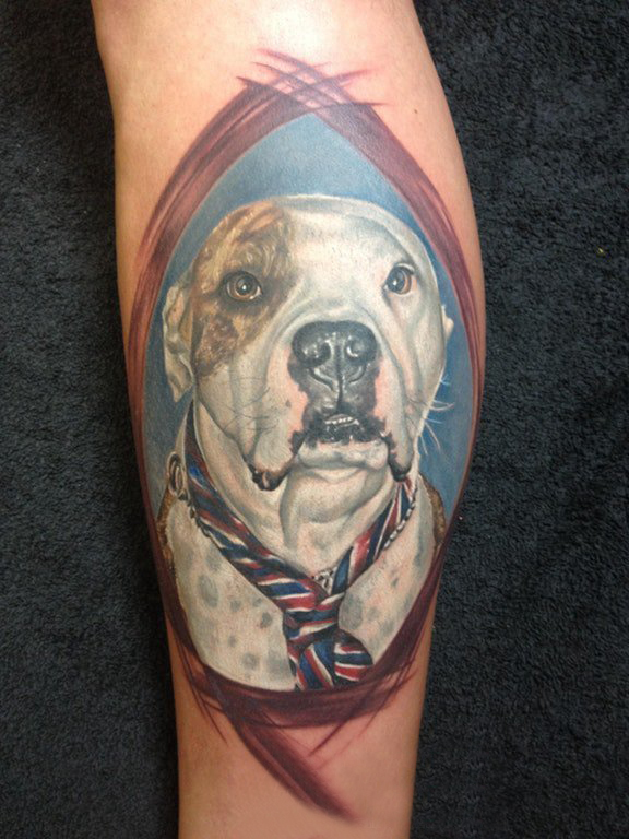 男生手臂上彩绘水彩素描创意小狗纹身图片