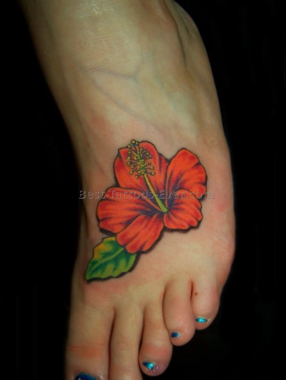 女生脚背上彩绘水彩素描唯美花朵纹身图片