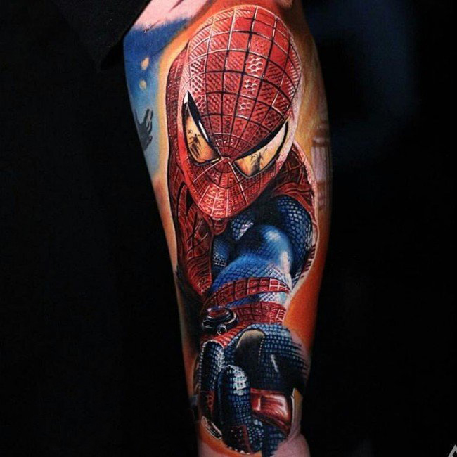 男生手臂上彩绘水彩素描创意霸气蜘蛛侠纹身图片