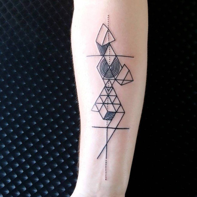 女生手臂上黑色线条几何元素创意有趣抽象纹身图片