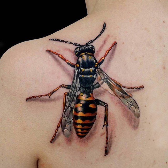 男生背部彩绘水彩素描创意3d蜜蜂纹身图片