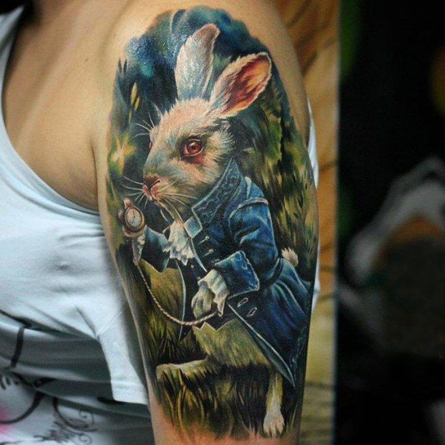 男生手臂上彩绘水彩素描创意文艺兔先生纹身图片