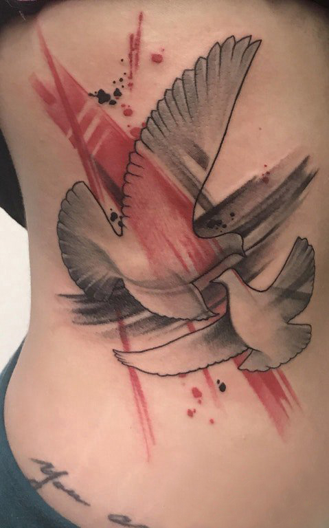 女生侧腰上彩绘点刺技巧简单线条小动物白鸽纹身图片