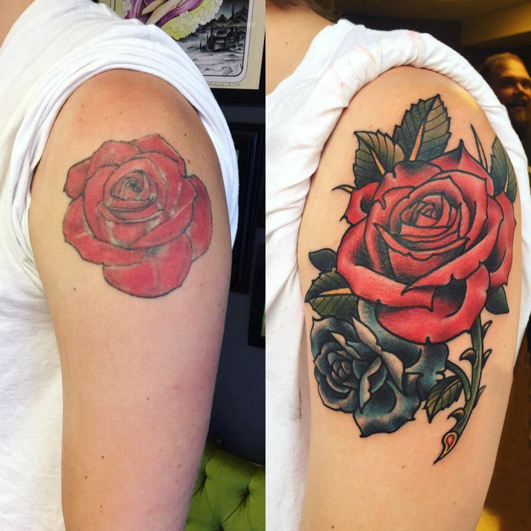 女生手臂上彩绘水彩素描唯美文艺玫瑰纹身图片