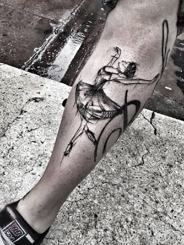 女生小腿上黑灰素描点刺技巧创意女生肖像纹身图片