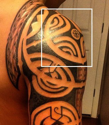 男生手臂上黑色素描创意几何元素部落纹身图片