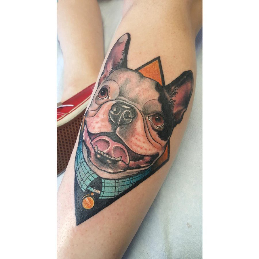 女生小腿上彩绘几何简单线条小动物狗纹身图片