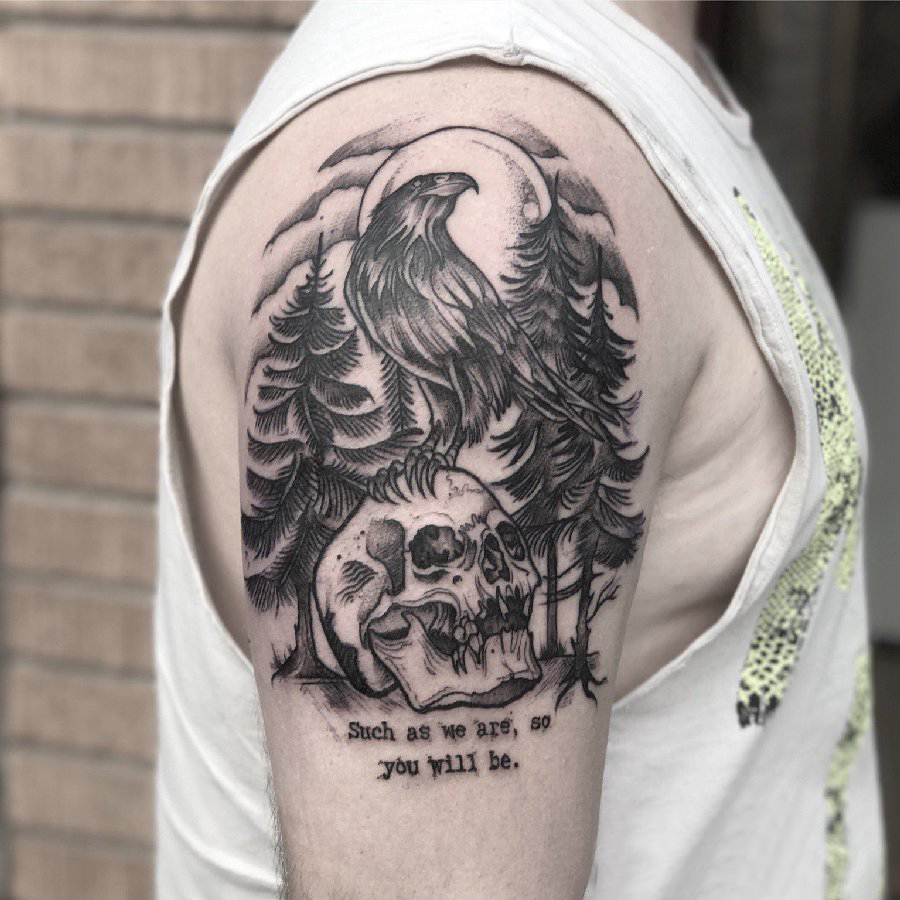 男生手臂上黑灰素描点刺技巧创意老鹰骷髅纹身图片