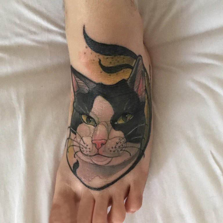 女生脚背上彩绘水彩素描创意可爱猫咪纹身图片