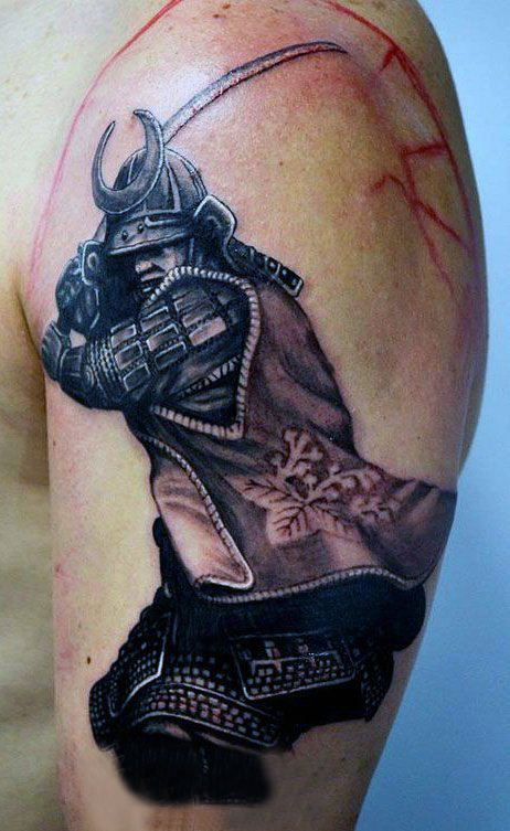 男生手臂上黑色点刺技巧简单线条人物武士纹身图片