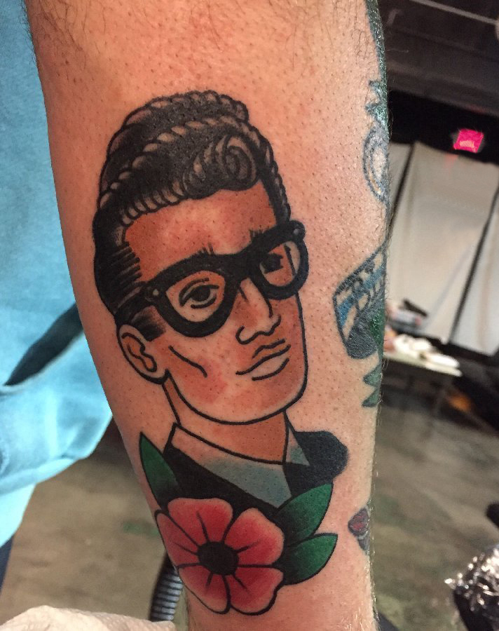 男生手臂上彩绘水彩素描创意文艺男生人物肖像纹身图片