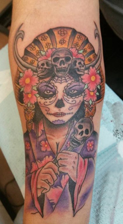 男生手臂上彩绘水彩素描创意文艺女生人物纹身图片