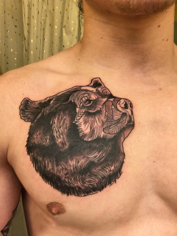 男生胸部黑色点刺抽象线条小动物熊纹身图片