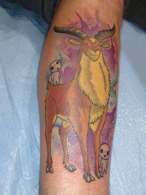 男生小腿上彩绘水彩素描创意可爱动物纹身图片
