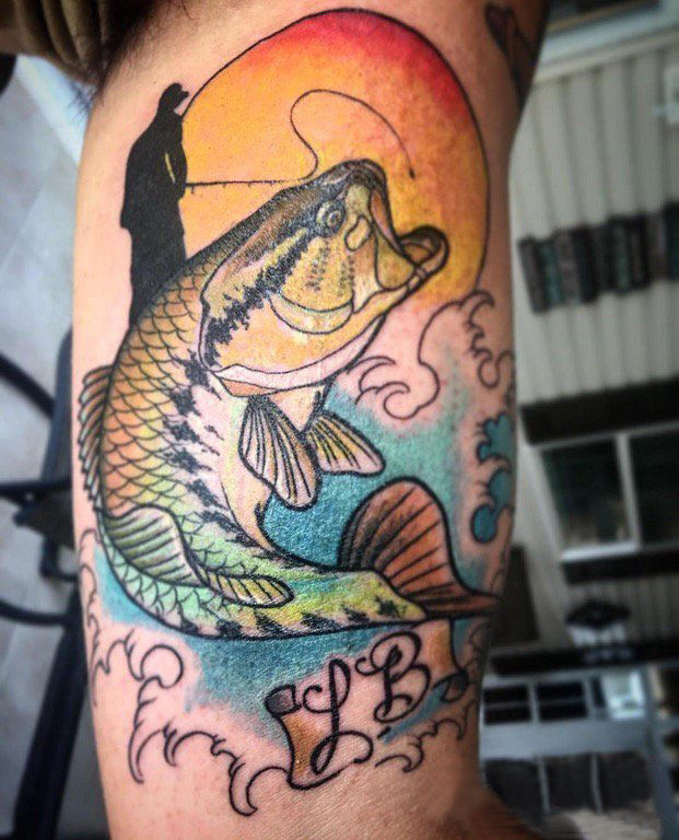 男生小腿上彩绘水彩素描霸气经典鲤鱼纹身图片
