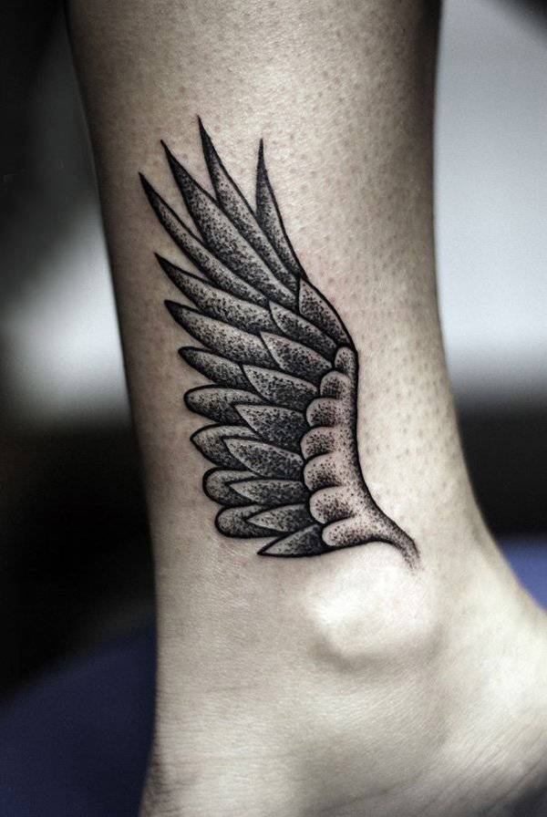 女生脚踝上黑灰素描点刺技巧文艺霸气翅膀纹身图片
