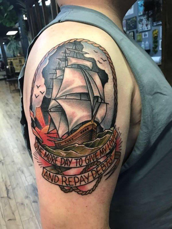 男生手臂上彩绘水彩素描霸气文艺帆船纹身图片