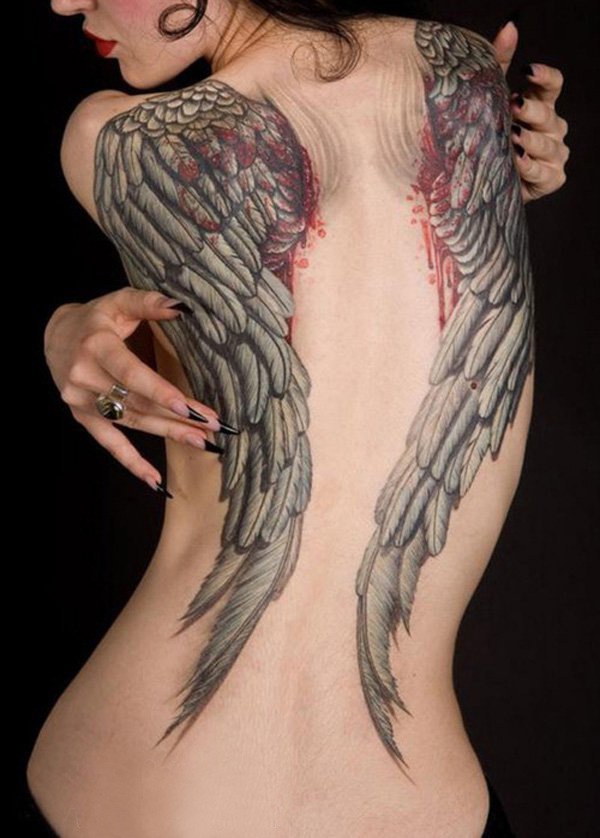 女生背部黑灰素描点刺技巧霸气大面积满背翅膀纹身图片