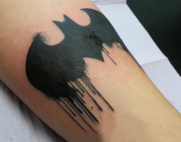 蝙蝠侠的黑色蝙蝠纹身图案