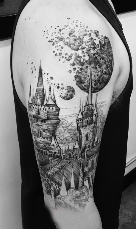 欧美城堡纹身 男生手臂上欧美城堡纹身图片