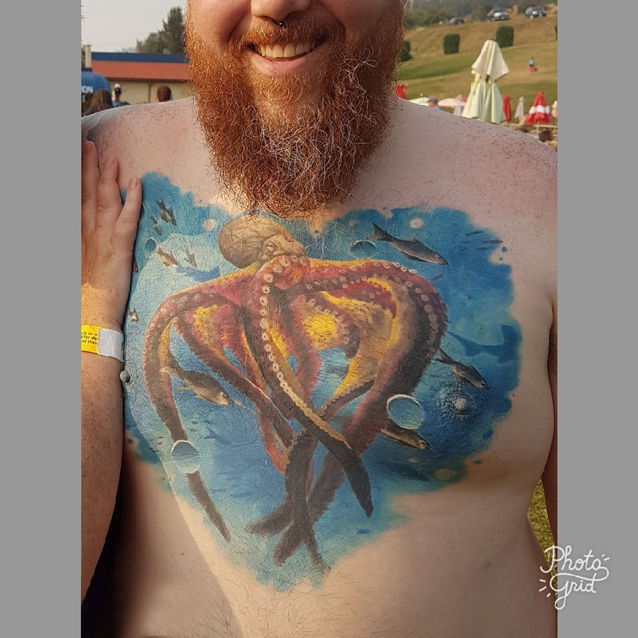 章鱼纹身图案 男生胸口上章鱼纹身图片