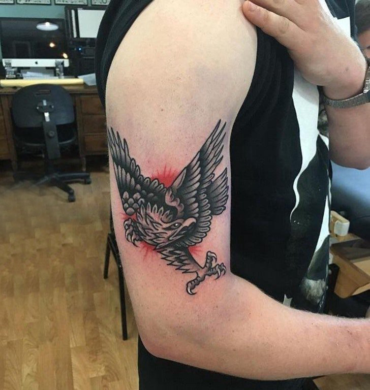 老鹰纹身图案 男生手臂上老鹰纹身图案