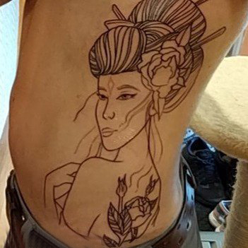 纹身艺妓素材 男生侧腰上人物肖像艺妓纹身图片